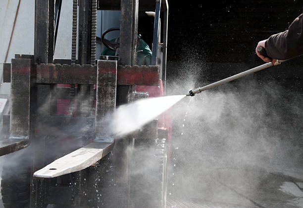 Best Driveway Pressure Washing  in Calvert, TX